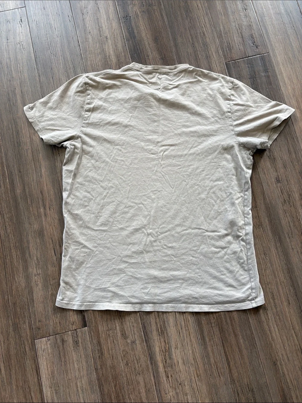 ⭐️ FREE with any additional purchase ⭐️ Men's Hollister Short Sleeve Tee medium
